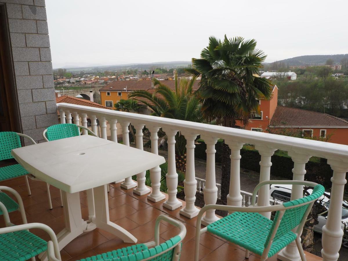 El Cerezo Villa Ciudad Rodrigo Luaran gambar