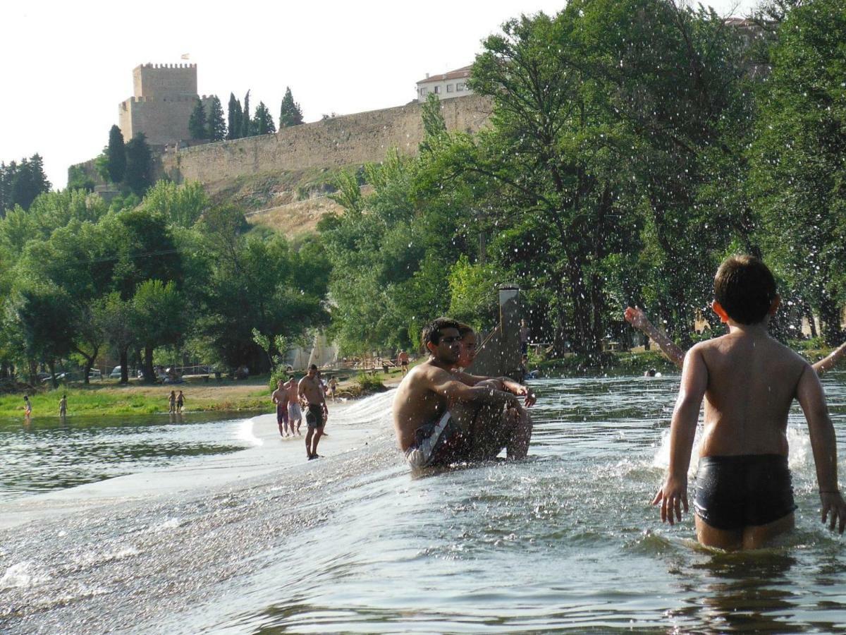 El Cerezo Villa Ciudad Rodrigo Luaran gambar